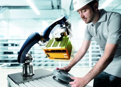 Pilz presenta sus productos y sistemas para aplicaciones de seguridad con robots